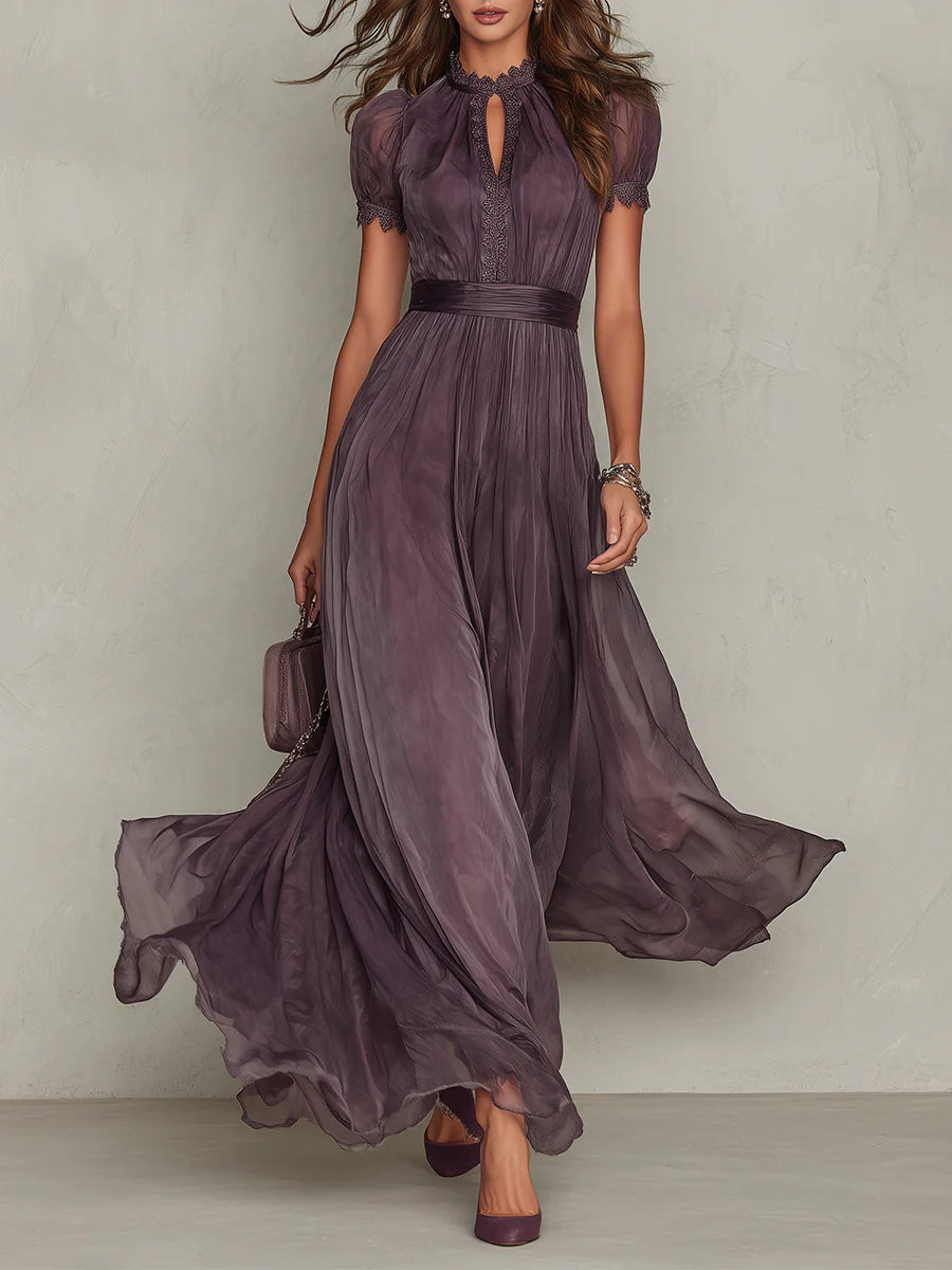 Vestido largo morado con escote en forma de cerradura y ribete de encaje de gasa