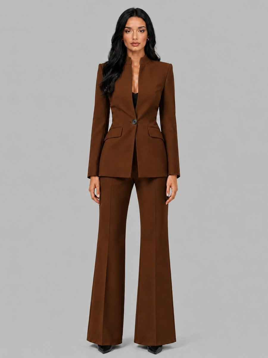 Ainara | Traje Blazer Entallado y Pantalón Acampanado