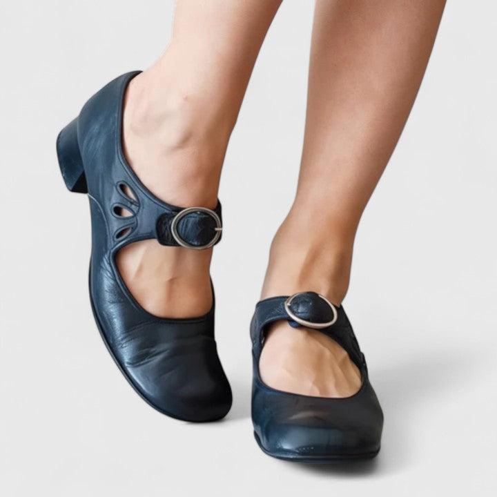 AINARA | Merceditas caladas Chloé
