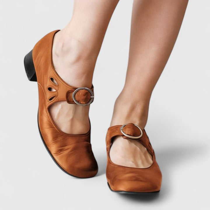 AINARA | Merceditas caladas Chloé